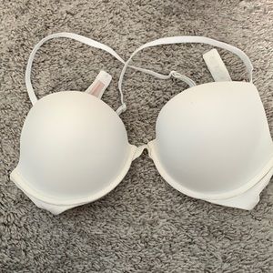 Lightly worn Victoria’s Secret white push-up bra- size 34C